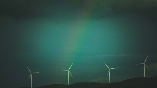 Vindkraftverk kvällsbil